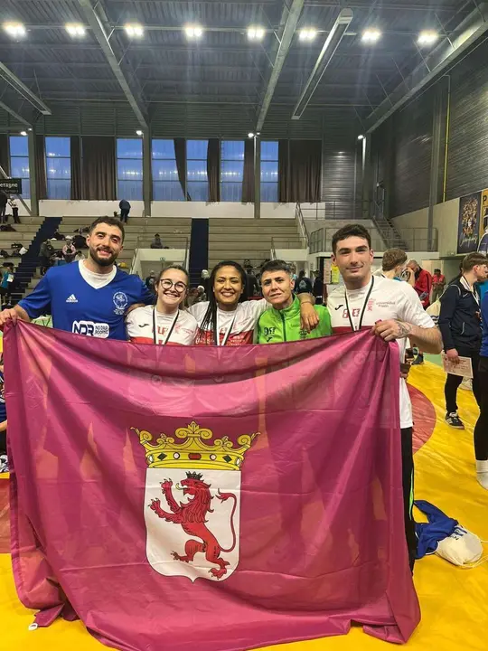 Participaci&oacute;n leonesa en el campeonato Internacional de Back-hold de Breta&ntilde;a - Foto: Antonio Barre&ntilde;ada