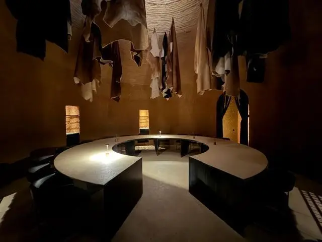 La sala principal del nuevo espacio gastron&oacute;mico exclusivo La C&uacute;pula, en el interior de la bodega El Capricho. | SM