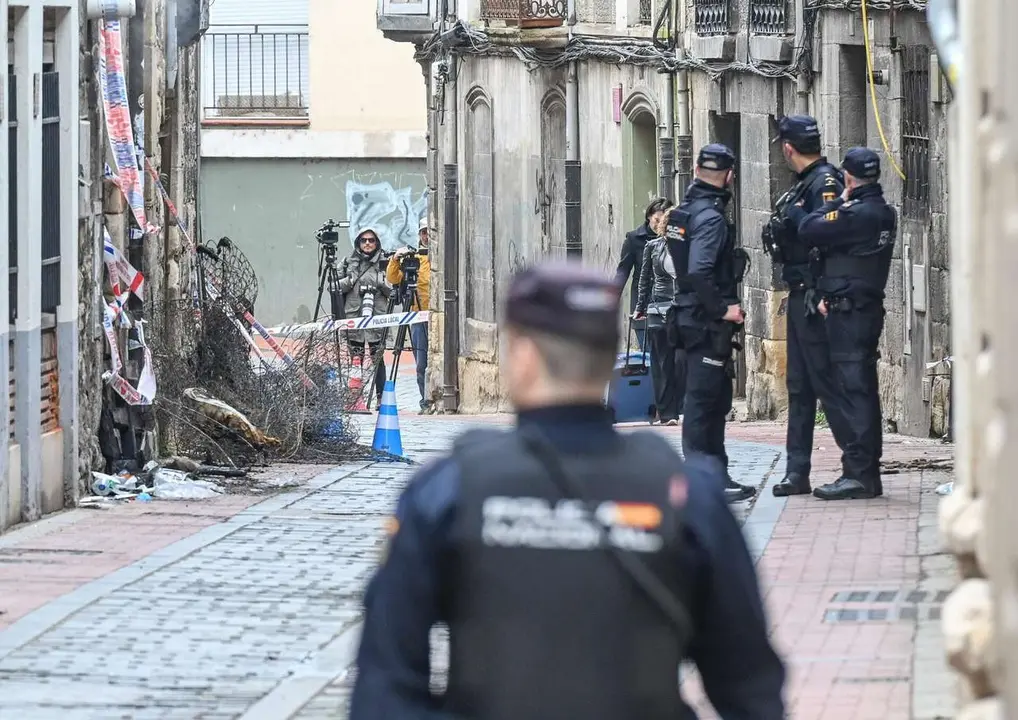 Tres fallecidas y cuatro heridos en el incendio de una vivienda en Miranda de Ebro. Ricardo Ord&oacute;&ntilde;ez. Ical