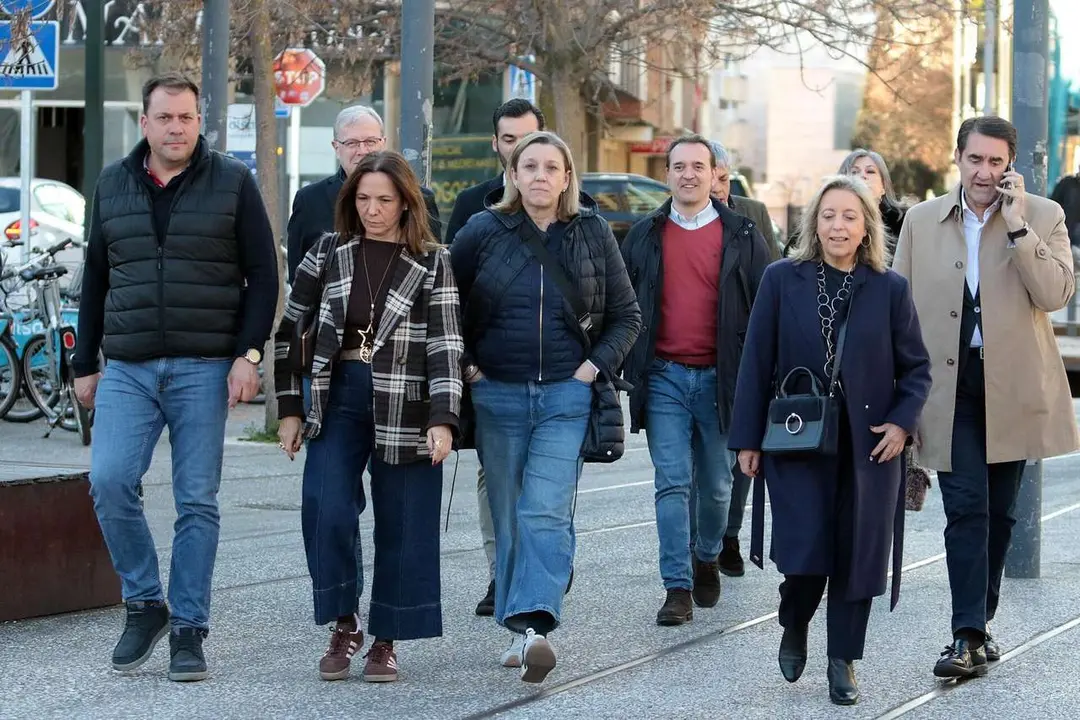 La cabeza de lista por Le&oacute;n, Mar&iacute;a Jos&eacute; &Aacute;lvarez, y la coordinadora de Acci&oacute;n Pol&iacute;tica del PP de Castilla y Le&oacute;n, Isabel Blanco, mantienen un encuentro con asociaciones del Tercer Sector. Peio Garc&iacute;a, ICAL