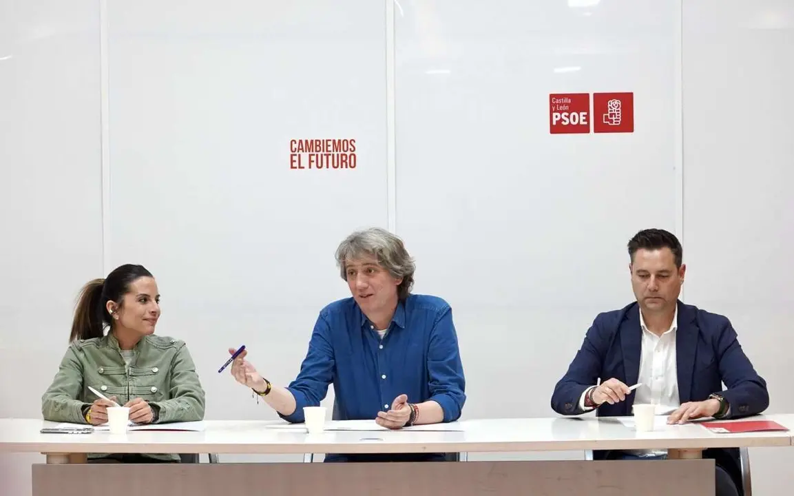 El secretario regional del PSOECyL Carlos Mart&iacute;nez preside la reuni&oacute;n de la Ejecutiva Auton&oacute;mica, Miriam Chac&oacute;n. ICAL