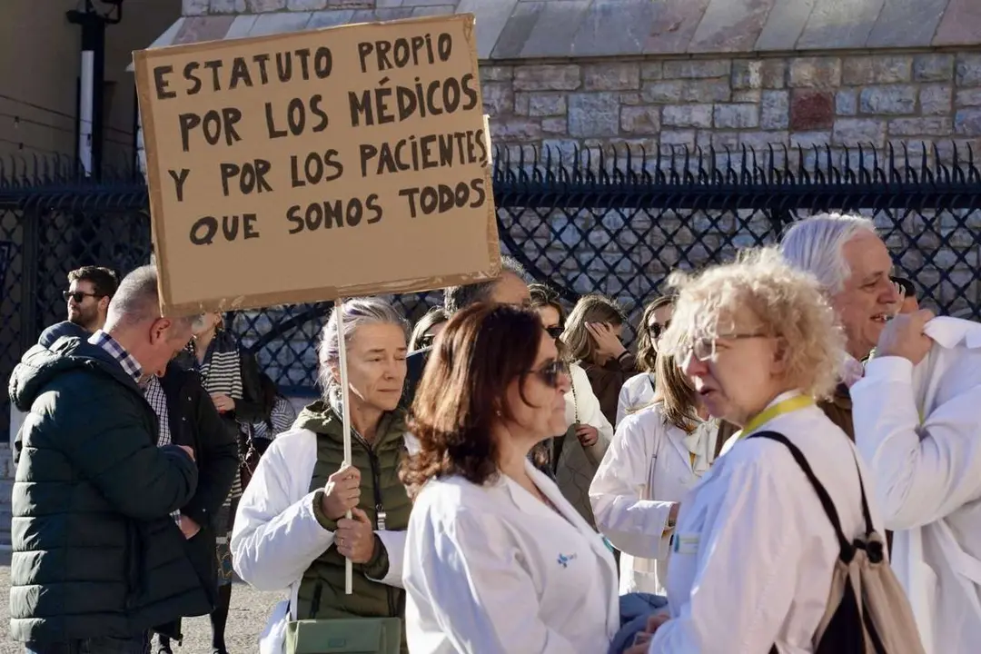 Carlos Campillo - La delegaci&oacute;n provincial de Le&oacute;n de la Asociaci&oacute;n M&eacute;dicos Unidos por sus Derechos convoca una manifestaci&oacute;n con motivo de la huelga m&eacute;dica a nivel nacional