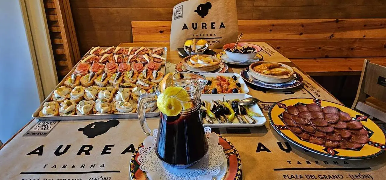 Taberna &Aacute;urea. 24Siete Producciones