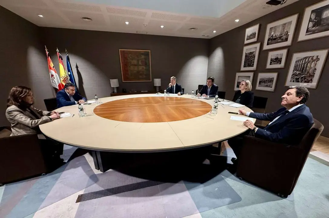 El presidente del PPCyL se re&uacute;ne con UPL tras las elecciones auton&oacute;micas. Leticia P&eacute;rez