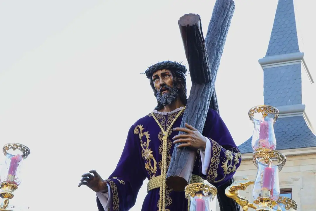 Celebraci&oacute;n del acto de &lsquo;El Encuentro&rsquo; en el transcurso de la Procesi&oacute;n de los Pasos de la Cofrad&iacute;a del Dulce Nombre de Jes&uacute;s Nazareno de la Semana Santa de Le&oacute;n