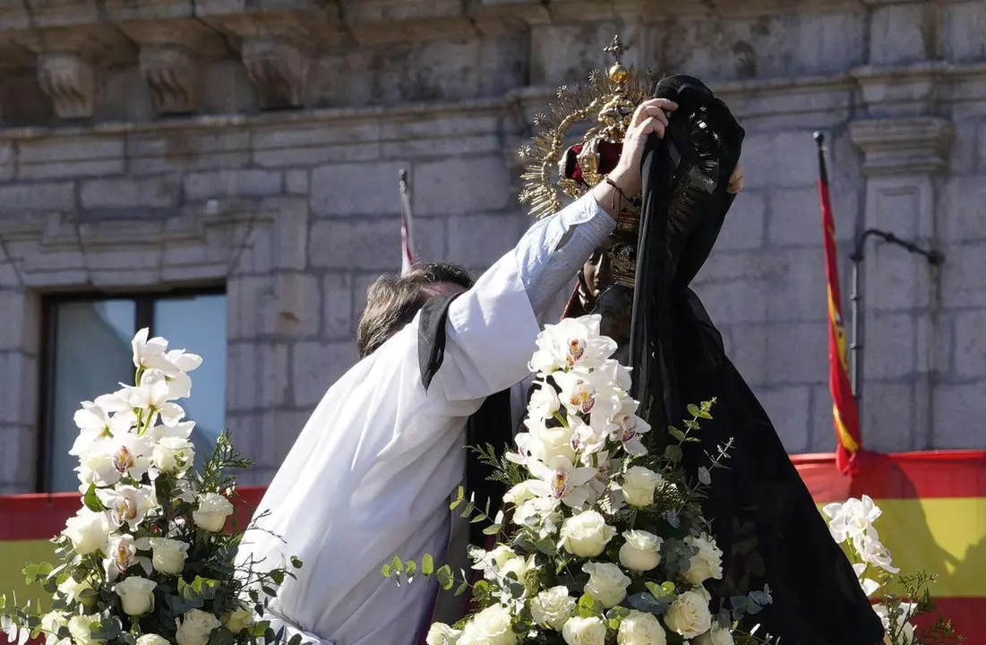 Procesi&oacute;n de Resurrecci&oacute;n con la imagen de la Virgen de la Encina y el Santo Sacramento de Ponferrada. C&eacute;sar S&aacute;nchez