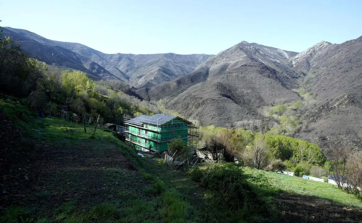 Reconstrucci&oacute;n del pueblo de Lusio (Le&oacute;n), afectado por los incendios de agosto del a&ntilde;o 2025. C&eacute;sar S&aacute;nchez. Ical