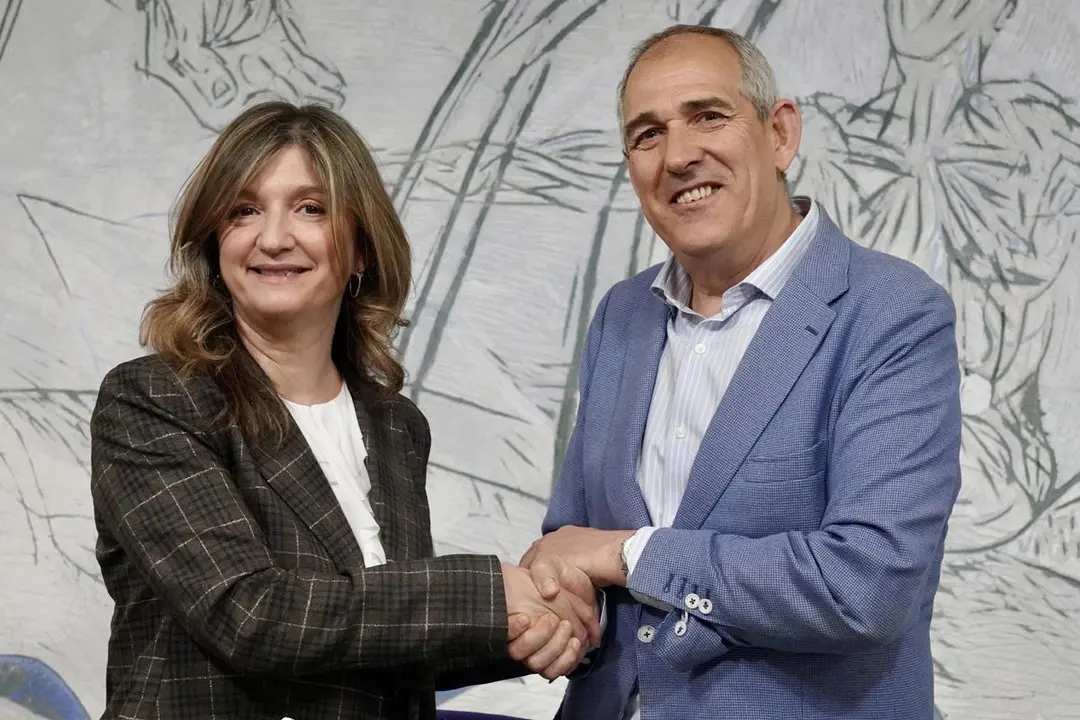 El presidente de Servicios Funerarios de Le&oacute;n Serfunle, Vicente Canuria, y la rectora de la Universidad de Le&oacute;n, Nuria Gonz&aacute;lez. | ICAL