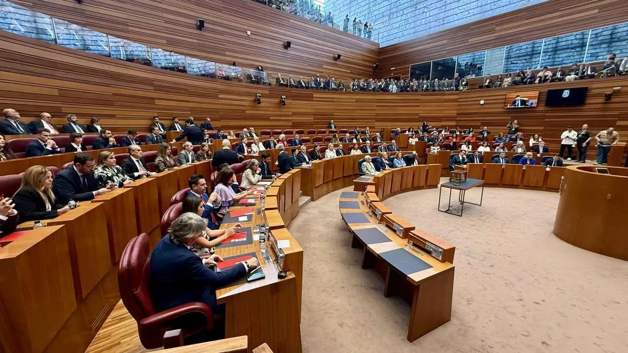 Sesi&oacute;n constitutiva de las Cortes de Castilla y Le&oacute;n de la XII Legislatura. Leticia P&eacute;rez