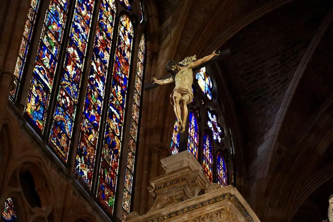 La directora general de Patrimonio Cultural y Bellas Artes del Ministerio de Cultura, &Aacute;ngeles Albert, y el obispo de Le&oacute;n, Luis &Aacute;ngel de las Heras, presentan el resultado del proyecto de restauraci&oacute;n del trascoro de la Catedral de Le&oacute;n. Tambi&eacute;n participan la restauradora del Instituto del Patrimonio Cultural de Espa&ntilde;a, Noelia Yanguas, restauradora del IPCE, y una representante de la empresa adjudicataria, Talleres de Arte Granda, Francisca Soto Morales. Campillo