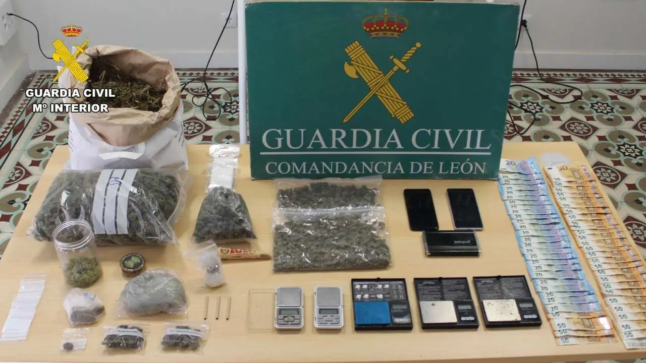 Un detenido y una investigada por tr&aacute;fico de drogas en Astorga tras desmantelar un punto de venta de estupefaciente