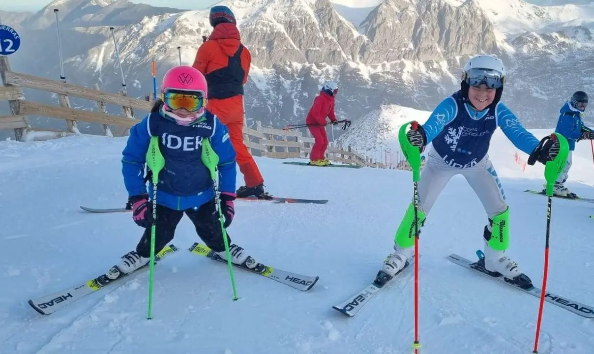 Los leoneses Pili y Chema Blanco Cebada han rematado con la Copa Cordillera una temporada magn&iacute;fica. | EC