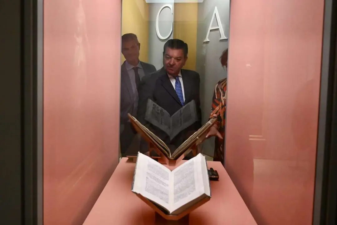 El consejero en funciones de la Presidencia, Luis Miguel Gonz&aacute;lez Gago, visita la exposici&oacute;n &lsquo;Reina Ella. Urraca I de Le&oacute;n (1109-1126)&rsquo;. Campillo. Ical