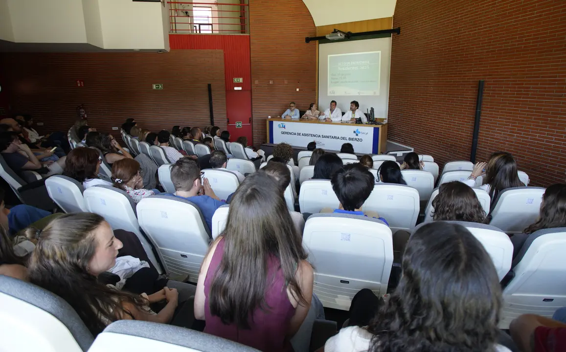 Acto de bienvenida de los nuevos residentes del hospital del Bierzo