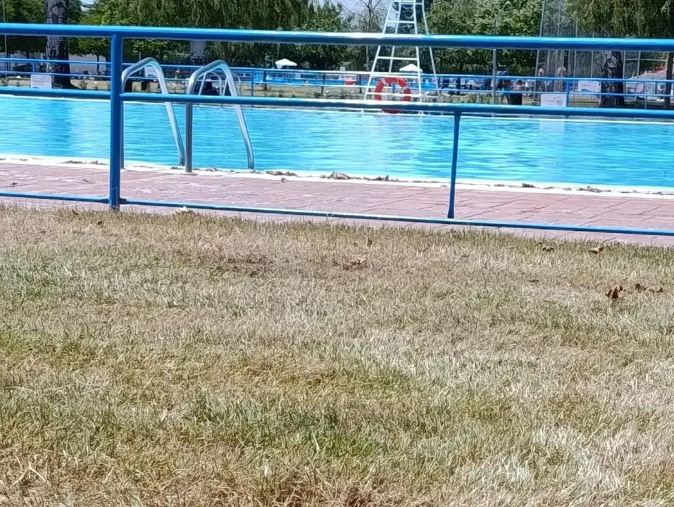 El PSOE denuncia el "ca&oacute;tico" comienzo de verano en las piscinas de Valencia de Don Juan