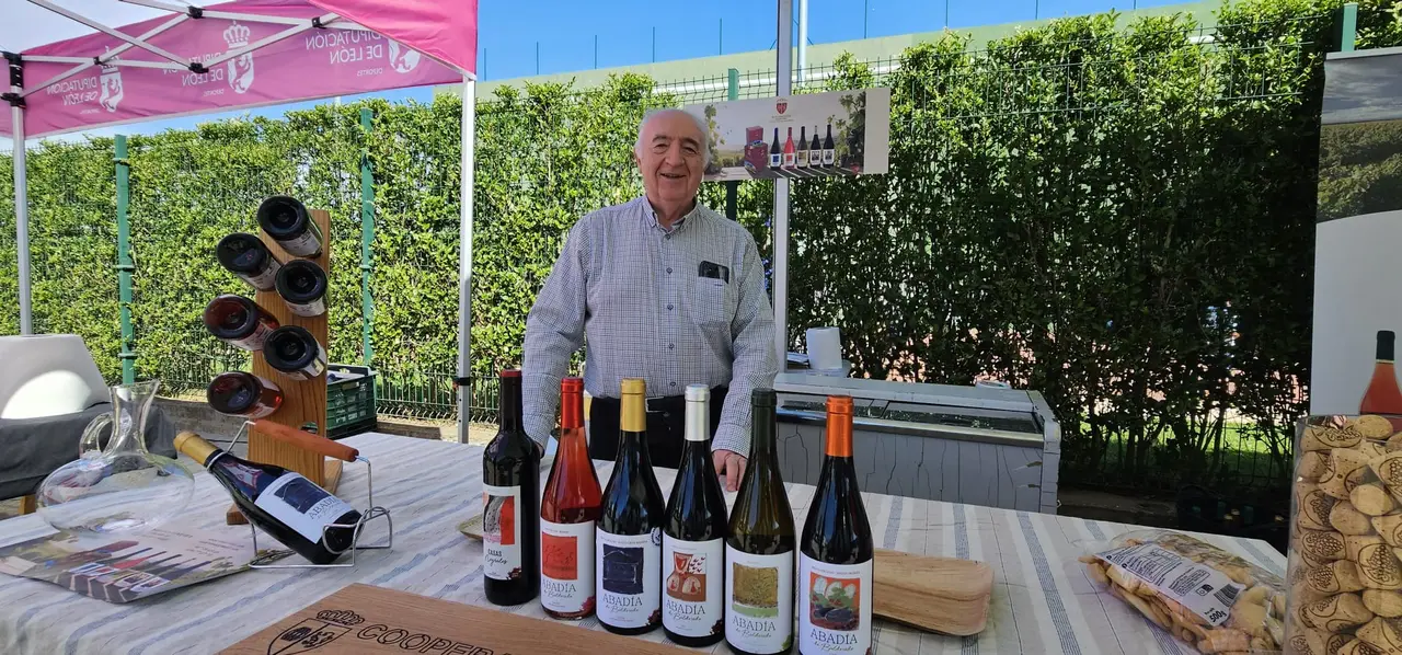 Concentraci&oacute;n de coches cl&aacute;sicos y Feria del Vino y el Queso de Carbajal de la Legua 2026 - Le&oacute;n24horas  18