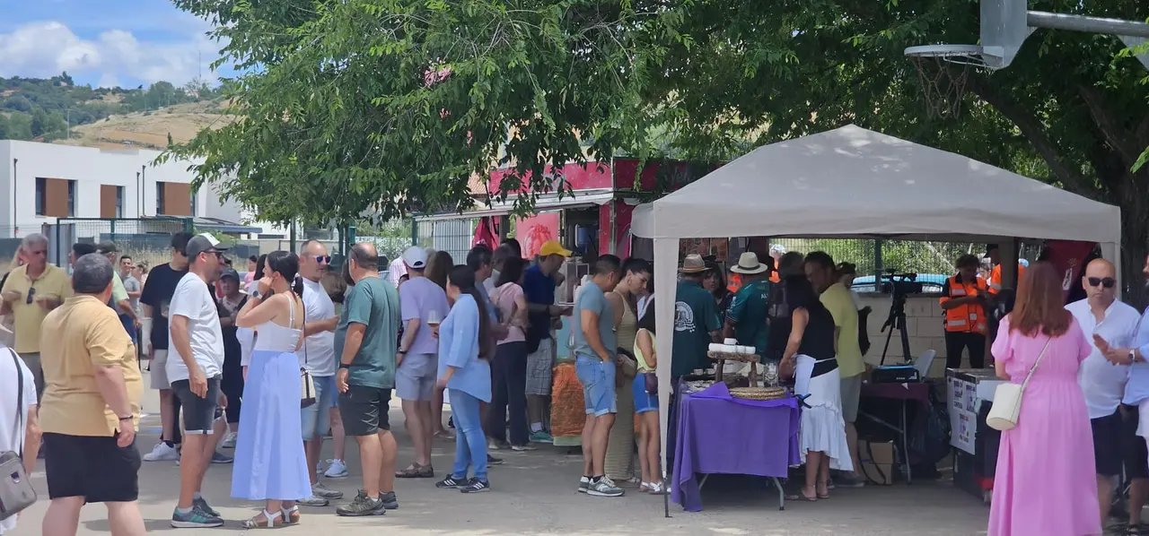 Concentraci&oacute;n de coches cl&aacute;sicos y Feria del Vino y el Queso de Carbajal de la Legua 2026 - Le&oacute;n24horas 30