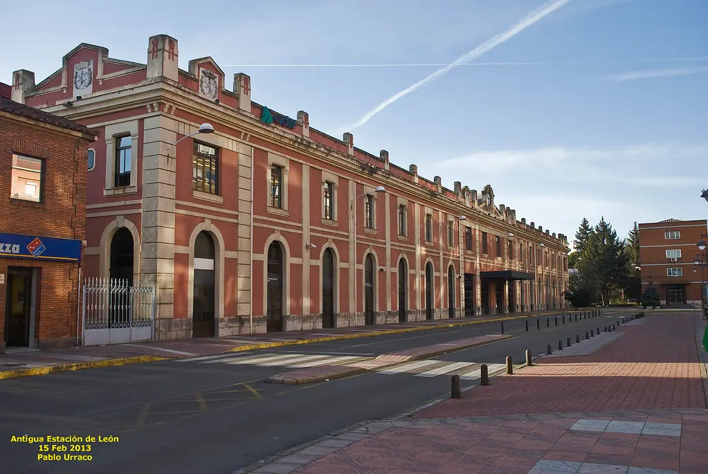 La antigua estaci&oacute;n ferroviaria de Le&oacute;n.