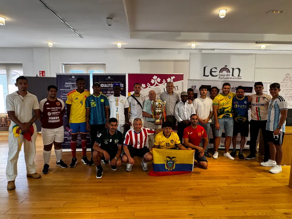 Presentaci&oacute;n del Mundialito Leon&eacute;s