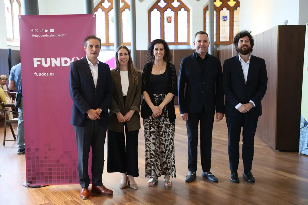Ra&uacute;l Fern&aacute;ndez Sobrino, director de Cultura y Patrimonio de FUNDOS, Susana L&oacute;pez, en representaci&oacute;n de la Fundaci&oacute;n Santa Mar&iacute;a la Real, Alicia Pi&ntilde;ar, responsable de Relaciones Institucionales y Asuntos P&uacute;blico