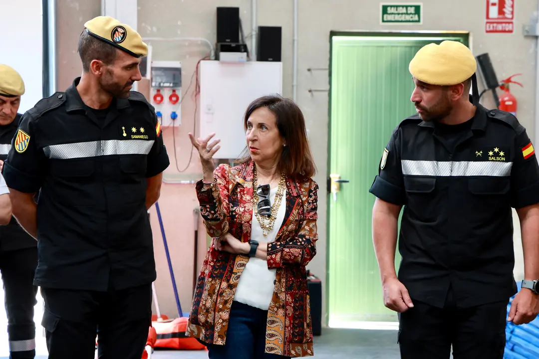 La ministra de Defensa, Margarita Robles, visita el Quinto Batall&oacute;n de Intervenci&oacute;n en Emergencias y la Unidad de Drones de la Unidad Militar de Emergencias. Campillo. Ical
