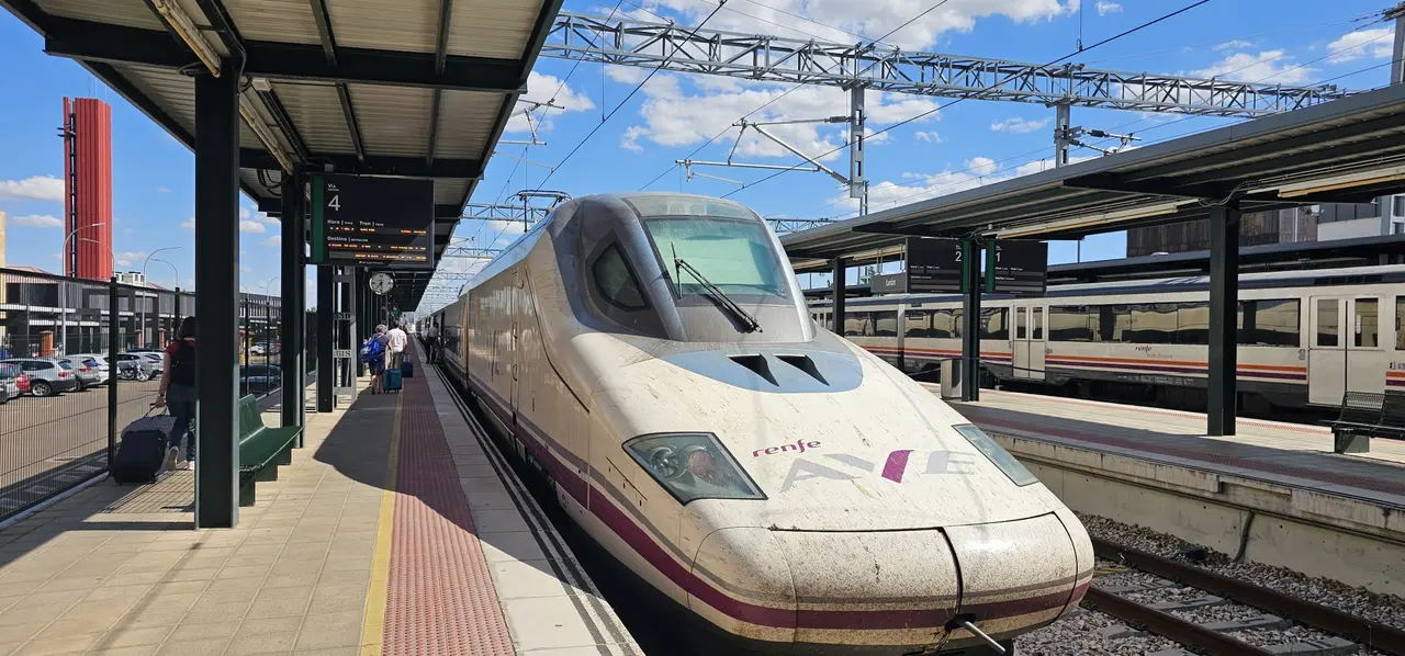 Renfe Feve tren ave