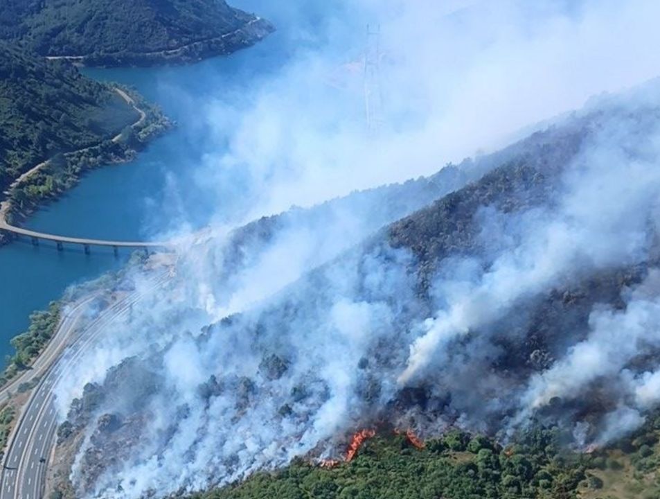 Incendio Forestal en Sena de Luna