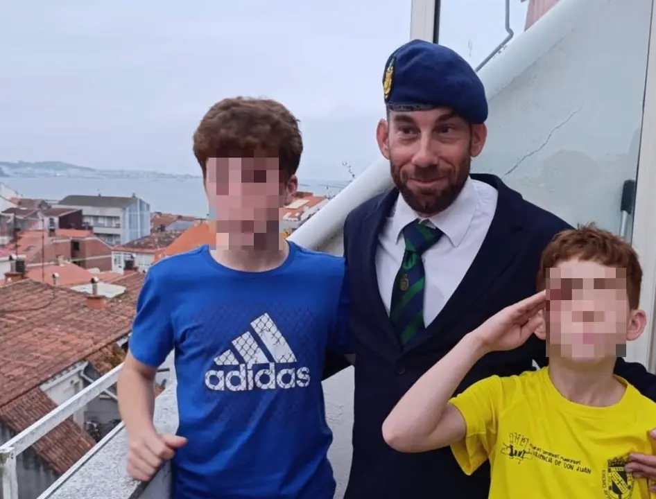 El militar leon&eacute;s Marcos y sus dos hijos: "Ellos son mi vida, por ellos hago todo".