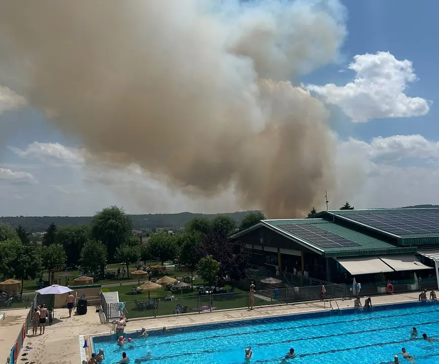 Incendio en Navatejera, vista desde la Casa de Asturias