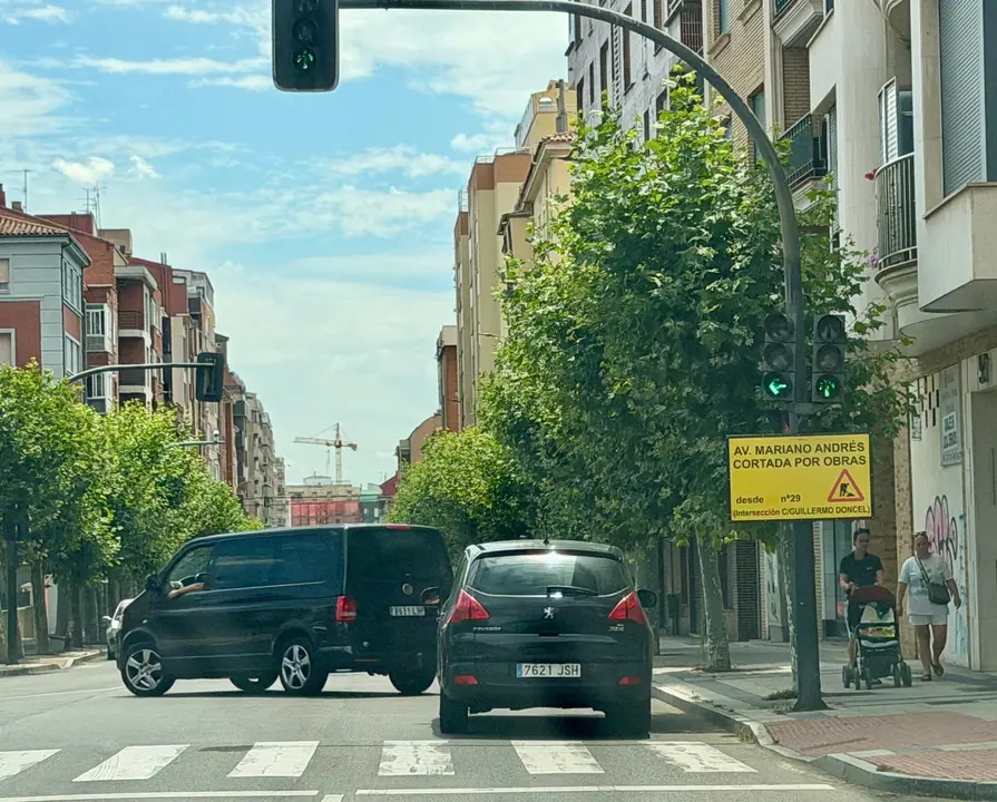 Obras en la avenida Mariano Andr&eacute;s. | SM