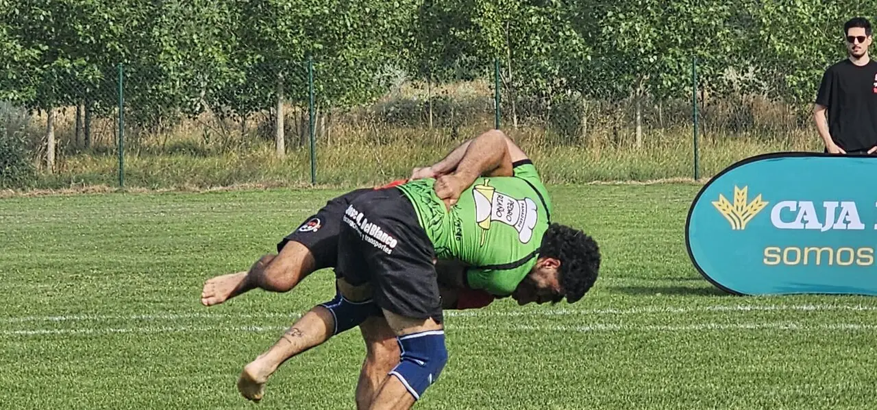 Corro de lucha leonesa de Villafa&ntilde;e 18 07 2026 (16)