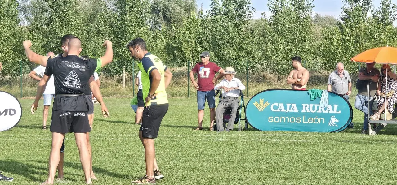 Corro de lucha leonesa Villafa&ntilde;e Semipesados 18 07 2026 (6)