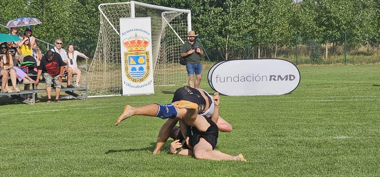 Corro de lucha leonesa Villafa&ntilde;e Semipesados 18 07 2026 (3)