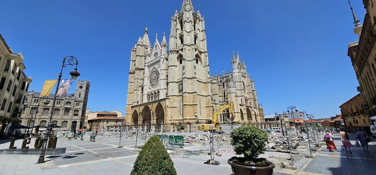 Catedral de Le&oacute;n en obras