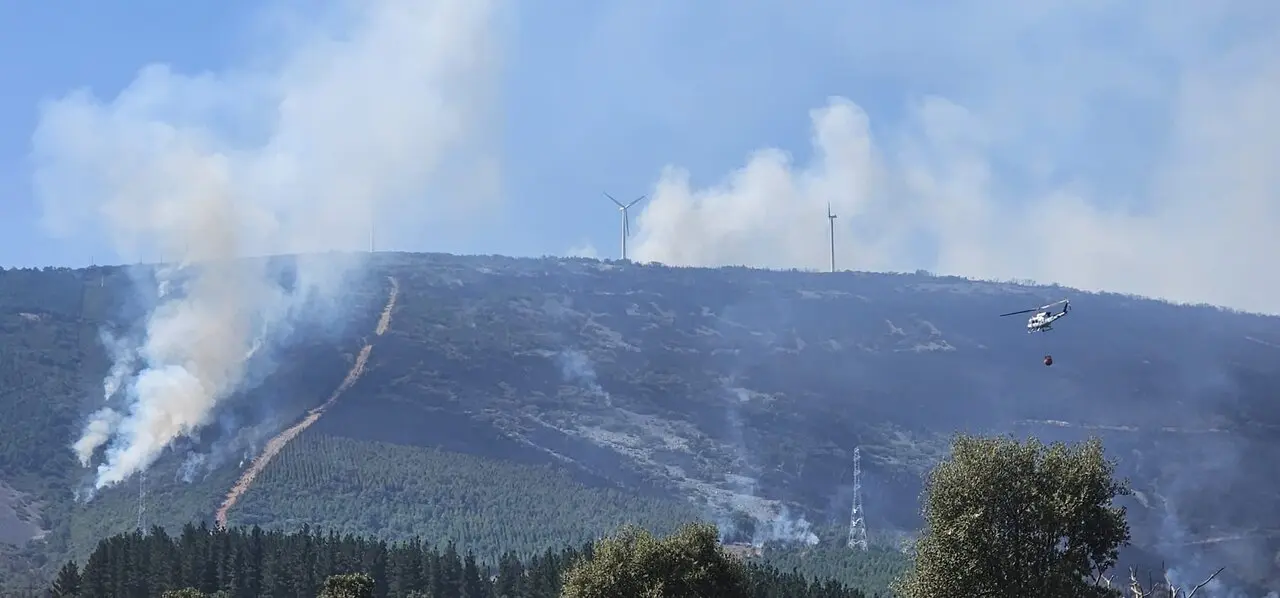 Incendio Castropodame. Le&oacute;n24horas
