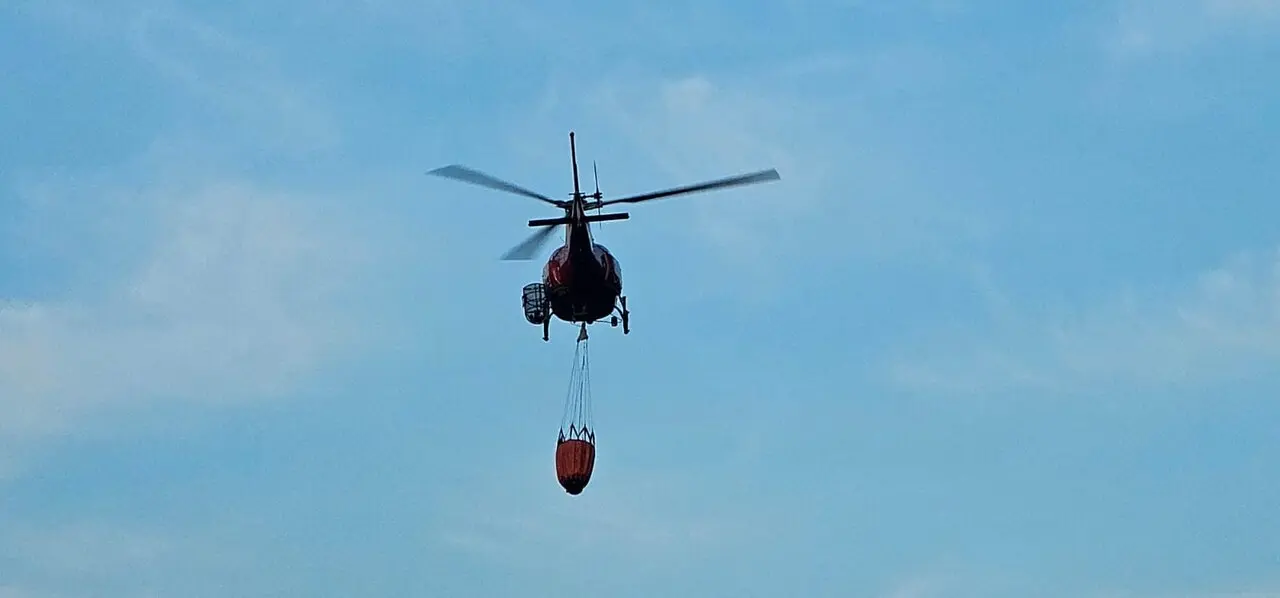 incendio forestal helic&oacute;ptero . Le&oacute;n24horas