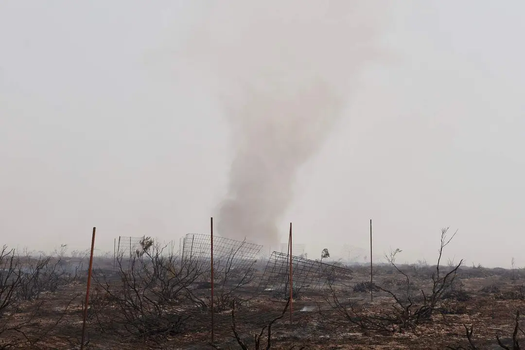 Incendio forestal de Murias de Ponjos (Le&oacute;n), en el que la Guardia Civil ha desalojado a 36 personas de Andarraso, Rosales y Folloso. Fotos.&nbsp;Carlos S. Campillo / ICAL