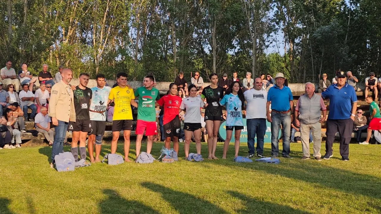 Corro de lucha leonesa en Gradefes 2026. Ligeros (12)