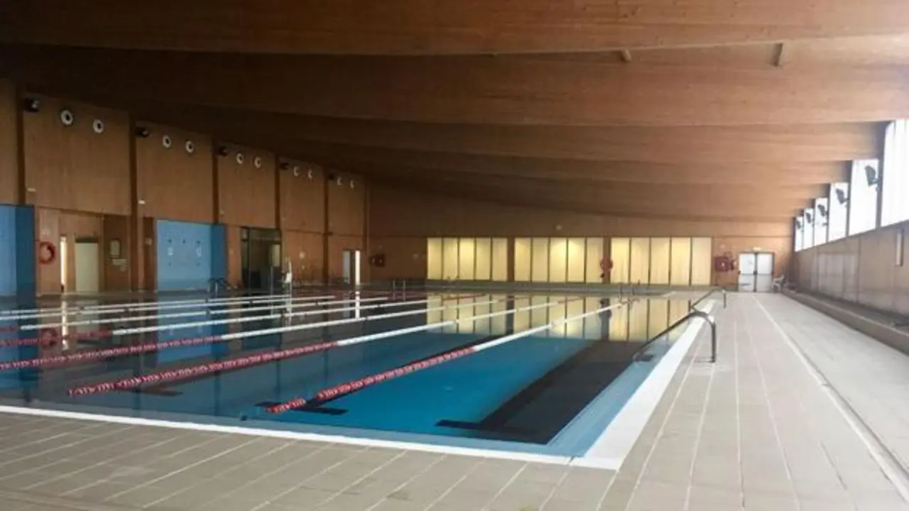 Piscina del polideportivo municipal Salvio Barrioluengo.