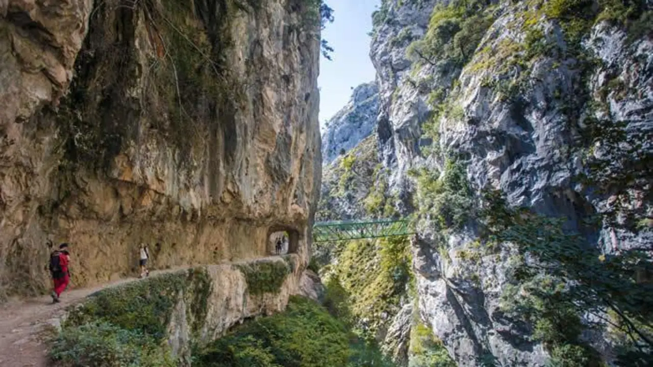 Excursi&oacute;n a la  espectacular Ruta del Cares.