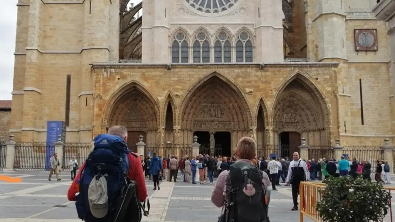 La Guardia Civil recomienda a los peregrinos no hacer este domingo las etapas entre Astorga y Villafranca del Bierzo. 