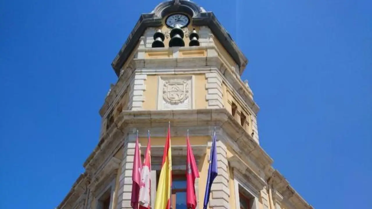 Ayuntamiento de La Ba&ntilde;eza.