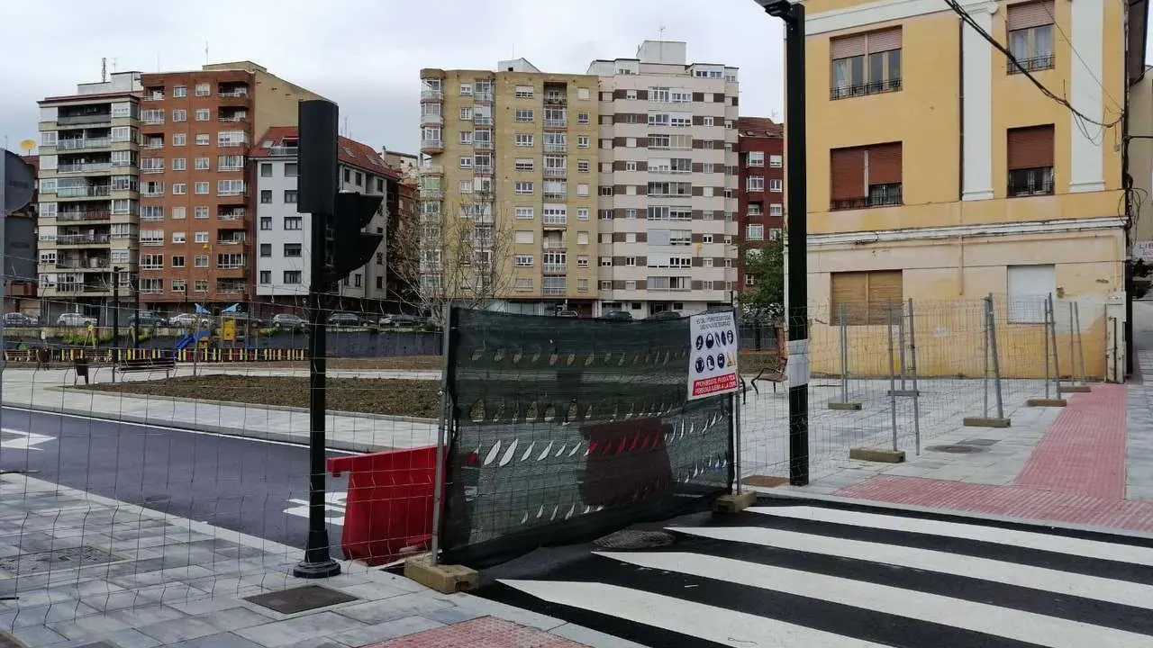 Obras en la calle Ram&oacute;n y Cajal para la apertura del nuevo vial