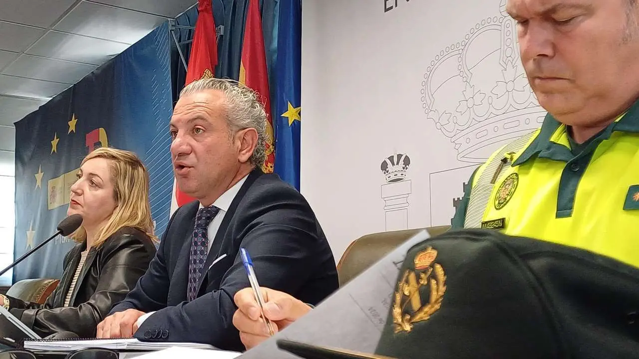 Imagen de archivo del delegado del Gobierno en Castilla y Le&oacute;n, Nicanor Sen, en el centro.