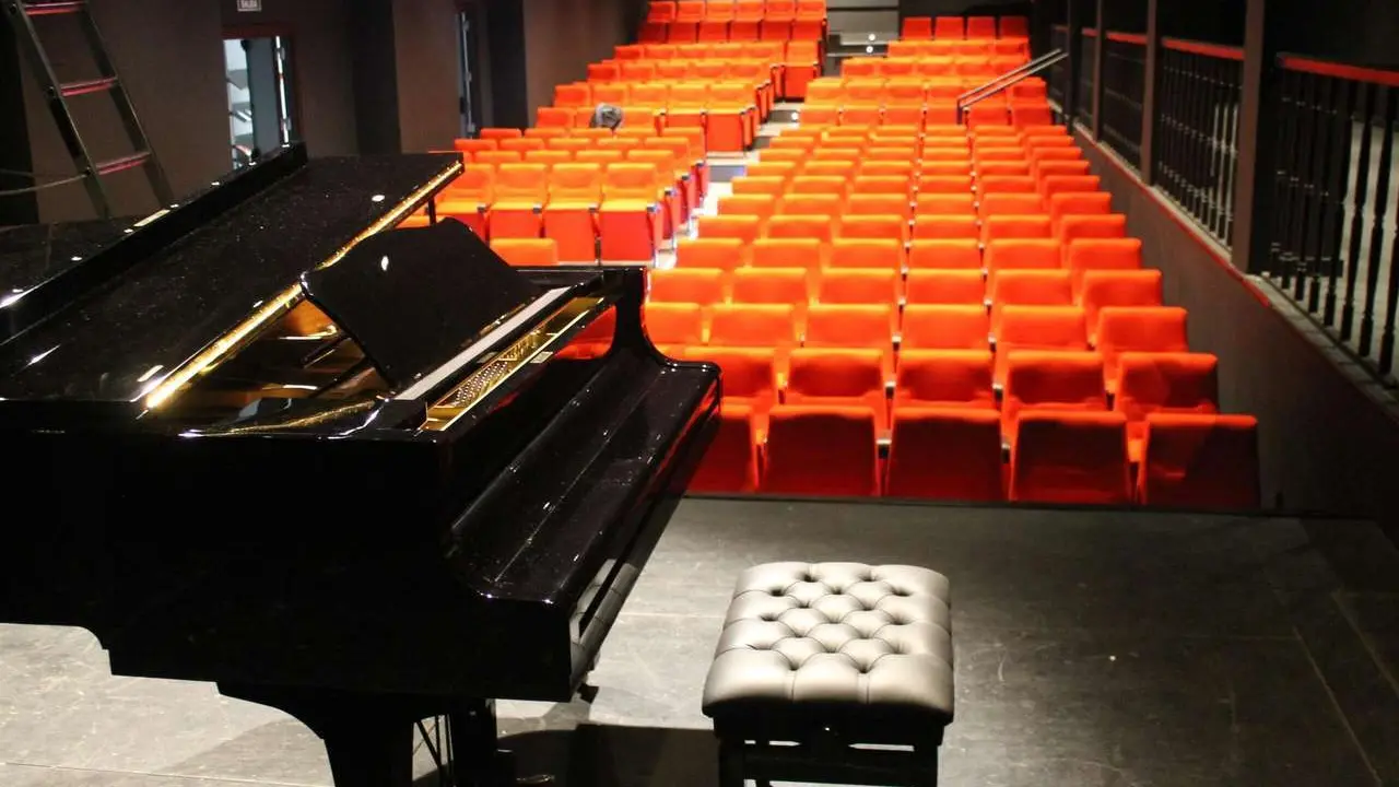 Imagen de archivo del interior del teatro Alb&eacute;itar. | Le&oacute;n24horas