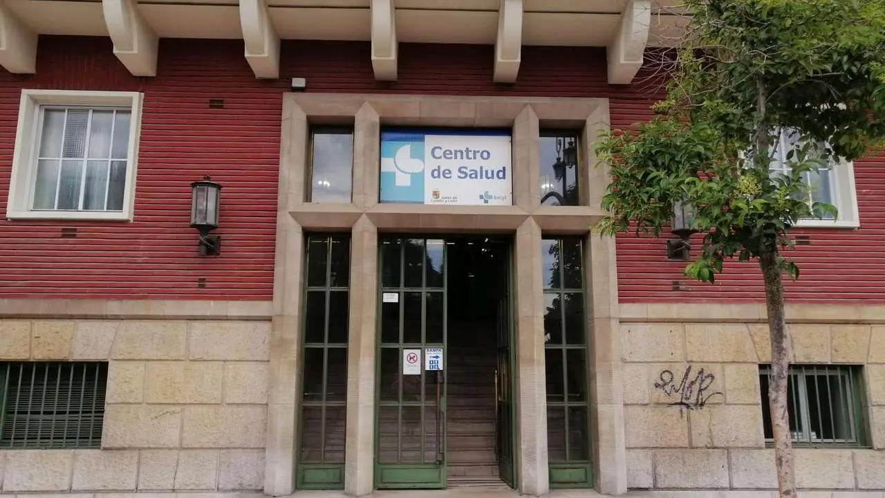 Fachada del centro de salud de la Condesa. 