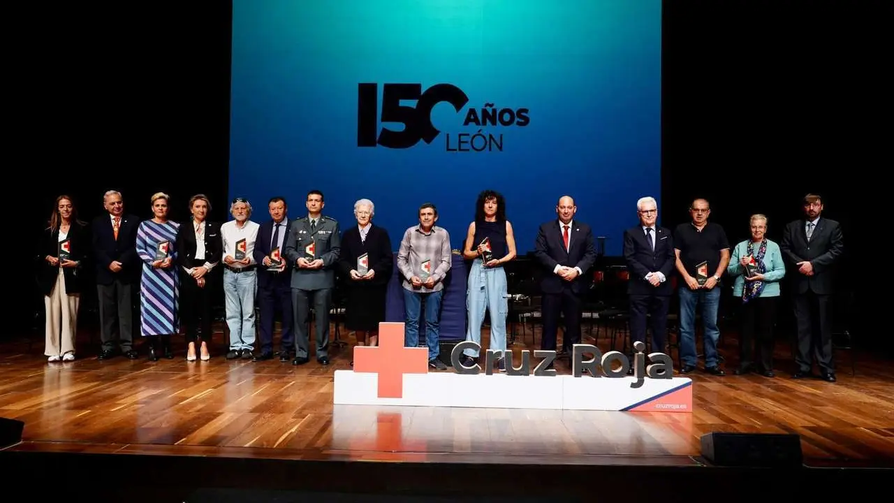 Los galardonados en la celebraci&oacute;n de los 150 a&ntilde;os de Cruz Roja Le&oacute;n. | Cruz Roja