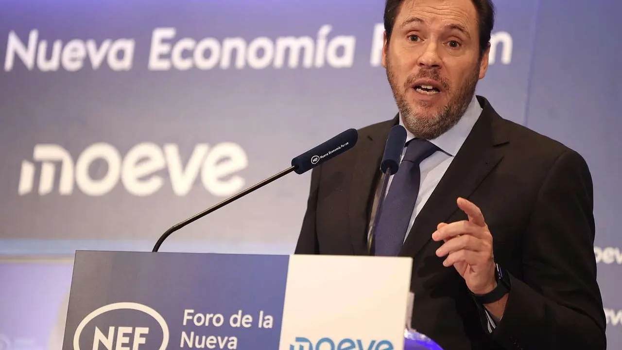 Juan L&aacute;zaro. ICAL. El ministro de Transportes y Movilidad Sostenible, &Oacute;scar Puente, durante su intervenci&oacute;n en el desayuno informativo de Nueva Econom&iacute;a F&oacute;rum.