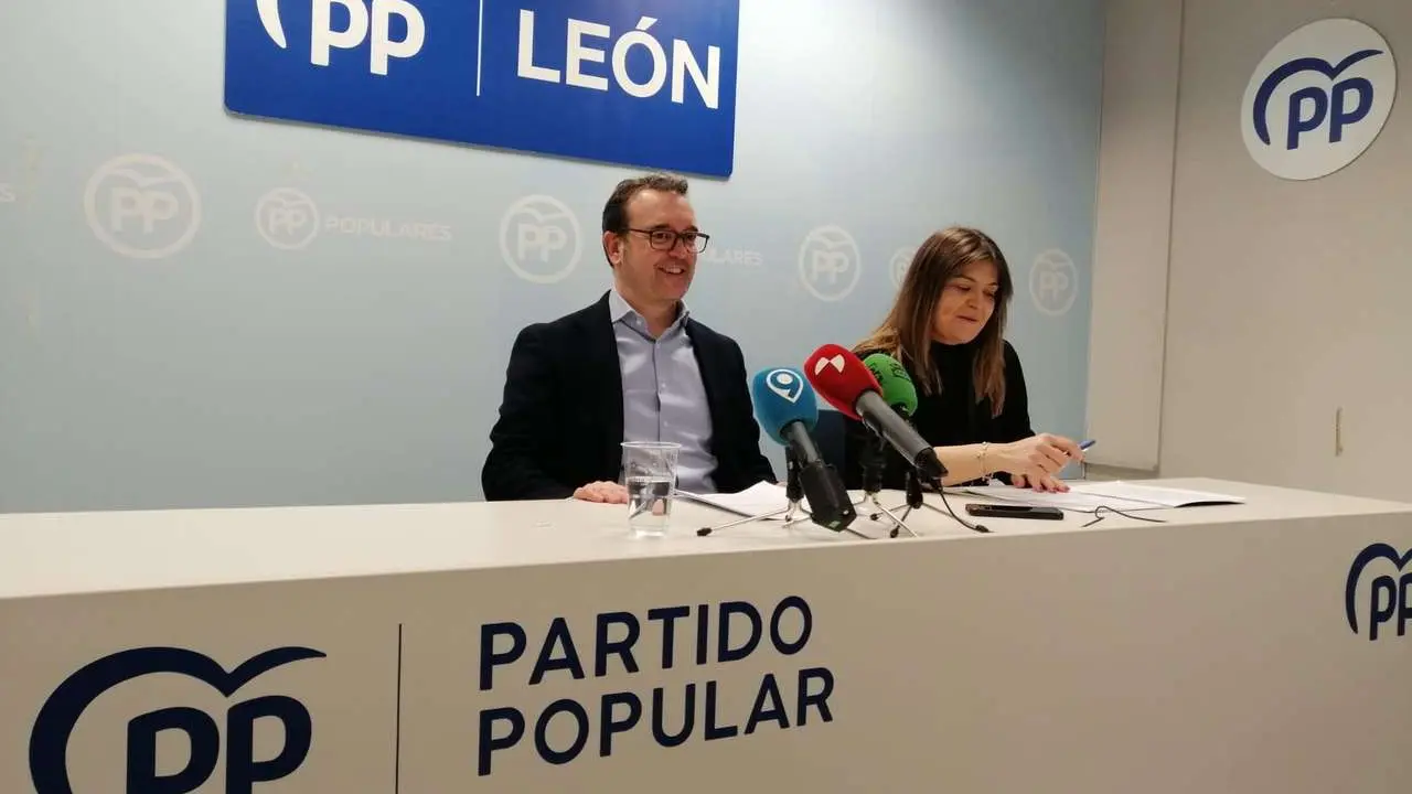 Ricardo Gavilanes, en una rueda de prensa del PP.