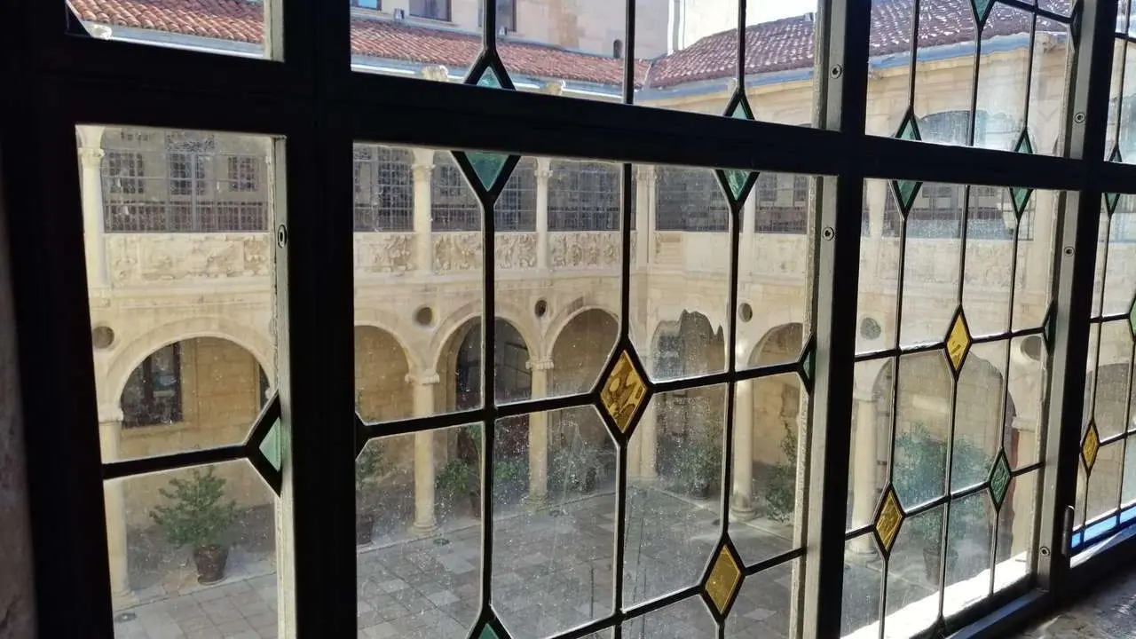 Interior del Palacio de los Guzmanes, sede de la Diputaci&oacute;n de Le&oacute;n, &uacute;nica de la comunidad no gobernada por el Partido Popular.